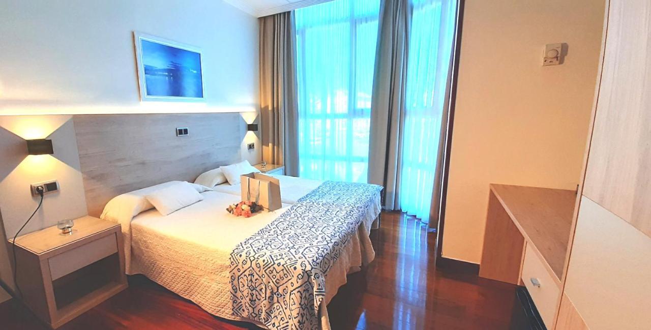 Hotel Nueva Plaza Maliaño Exteriör bild