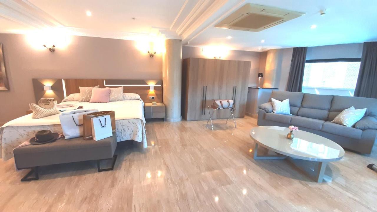 Hotel Nueva Plaza Maliaño Exteriör bild
