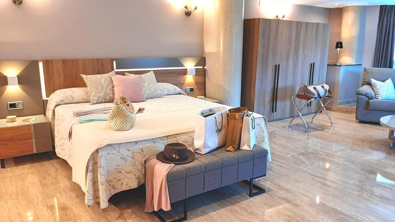 Hotel Nueva Plaza Maliaño Exteriör bild