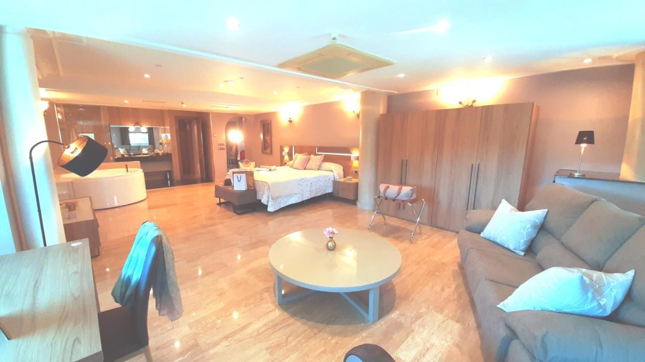 Hotel Nueva Plaza Maliaño Exteriör bild