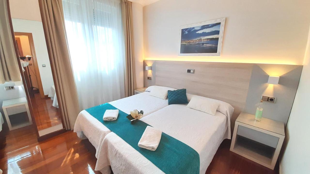 Hotel Nueva Plaza Maliaño Exteriör bild